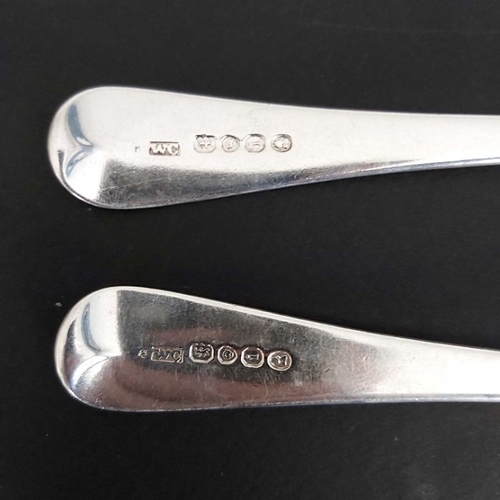 231 - A pair of George IV silver tablespoons, William Chawner II 1824, 21cm long, 4.49ozt (2)