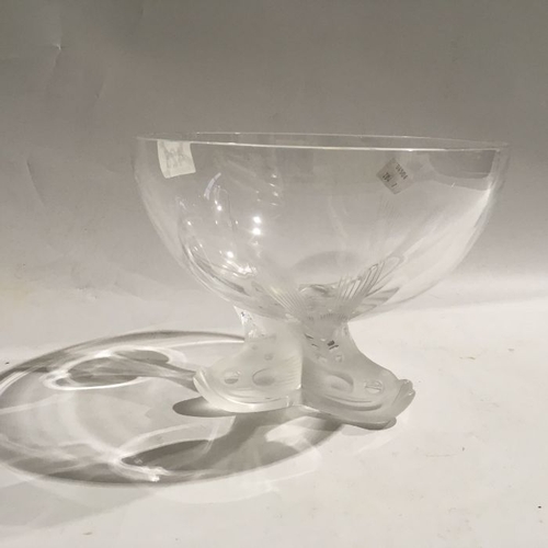 428 - A Lalique glass pedestal bowl, the triform base modelled as three fish, 19.5cm diameter