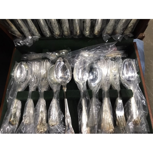 517 - Three sets of silver plate Kings Pattern cutlery and flatware, including Mappin & Webb fish eaters, ... 