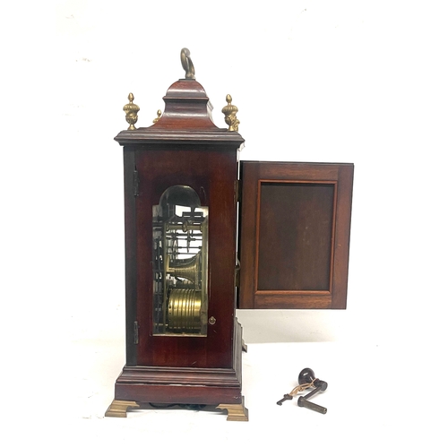 271 - William Beavington, Stourbridge, a George III mahogany bracket clock, caddy top with brass swing han... 