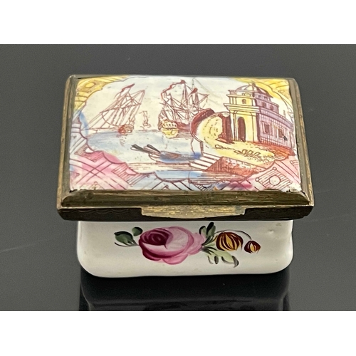 461 - A Bilston enamelled patch box, circa 1785, cuboid form, the cushioned lid decorated with a Claudian ... 