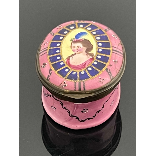 463 - A Bilston enamelled patch box, circa 1780, oval, painted with a central portrait of a woman within b... 