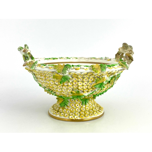 829 - A 19th century Spode Schneeballen twin handled bowl, 4670 pattern, footed form, florally encrusted, ... 