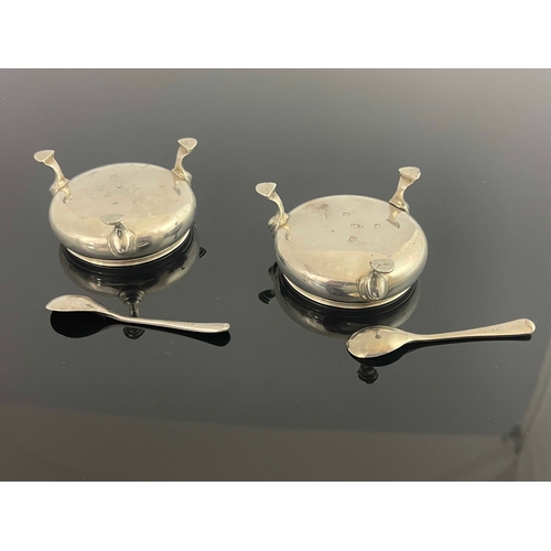 30 - A pair of George III silver salts, John Muns, London 1767, on hoof feet, associated silver plated sp... 