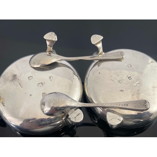 30 - A pair of George III silver salts, John Muns, London 1767, on hoof feet, associated silver plated sp... 