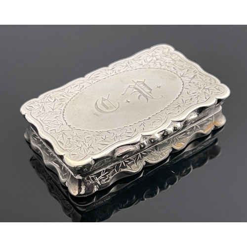 47 - A Victorian silver snuff box, George Unite, Birmingham 1890, ogee bordered cubid form, chased with i... 