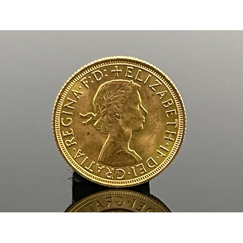 200 - Elizabeth II, gold sovereign, 1958