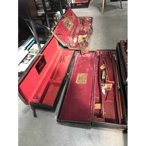 104 - Frederick T Baker, a leather gun case, red baize lined compartments, with cleaning rod, 82.5cm x 22c... 