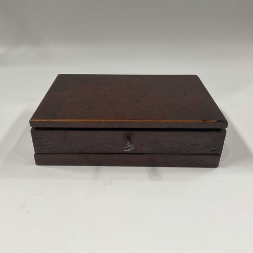 147A - An early Victorian mahogany Reeves & Son artist's box, fitted interior and single drawer, trade labe... 