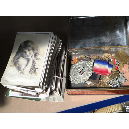 169 - Tin of militaria, to include three WWI medals, 1914-15 Star, British War Medal and Victory Medal, aw... 