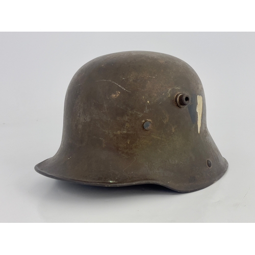 181 - A WW1 Imperial German Stahlhelm M1916 steel helmet