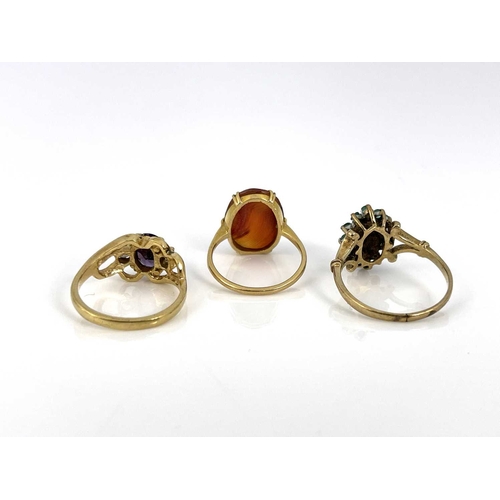 19 - Three gold and gem set rings, including emeral cluster, amethyst and agate, sizes L 1/2, M 1/2 and P... 