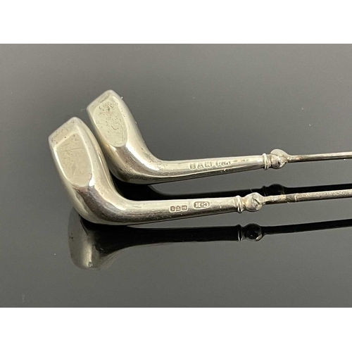 52 - Charles Horner, a pair of silver golf club finial hat pins, Chester 1906/1907, in the form of driver... 