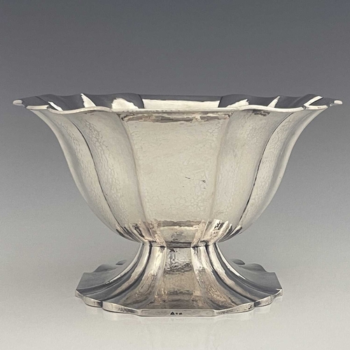 121 - Franz Bibus, a large Art Deco silver centrepiece bowl, circa 1935, planished with ogee fluting in th... 