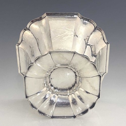 121 - Franz Bibus, a large Art Deco silver centrepiece bowl, circa 1935, planished with ogee fluting in th... 