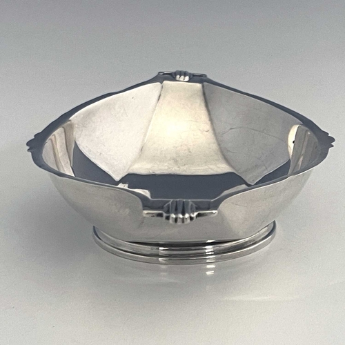 128 - An Art Deco silver dish, William Neale, Birmingham 1938, lozenge shaped twin handled shallow boat fo... 