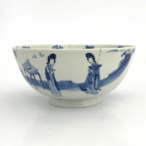 459 - A Chinese blue and white bowl, mark of Chenghua reign of the Great Ming dynasty, footed form, the ex... 