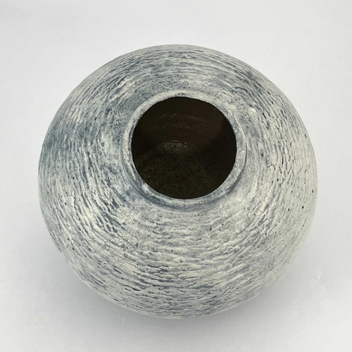 757 - Philip Evans (British, 1959), a large stoneware-thrown textured vase, decorated with grey and white ... 