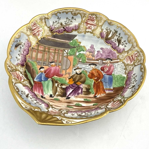 830 - Swansea porcelain Mandarin pattern dessert dishes, circa 1815, painted with Oriental figures within ... 