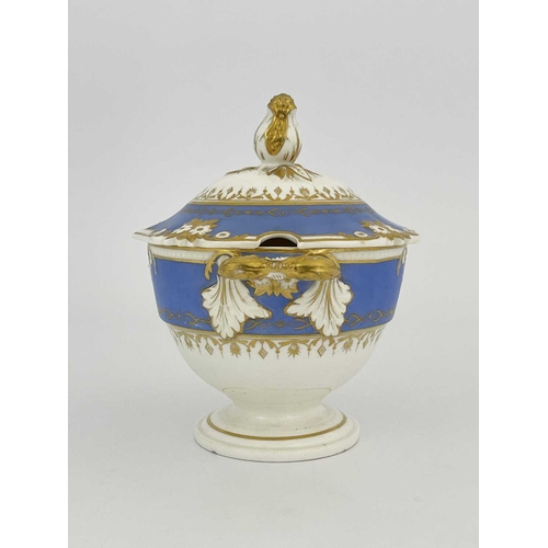 845 - A Bloor Derby sauce tureen and cover, circa 1835, circular form, domed cover with bud finial, powder... 