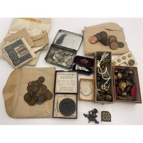 357 - A collection of 20th century British military cap badges and buttons, including The West Riding, Art... 