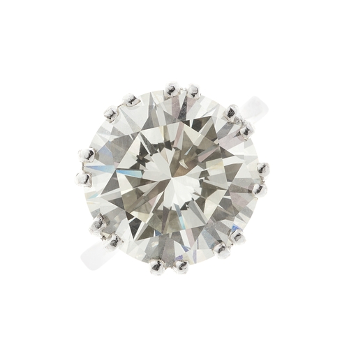 91 - An impressive 18ct gold brilliant-cut diamond single-stone ring, diamond weight 7.21ct, estimated K-... 