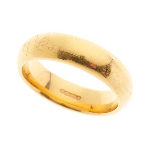 68 - A 22ct gold band ring, hallmarks for London, ring size S1/2, 13.6g