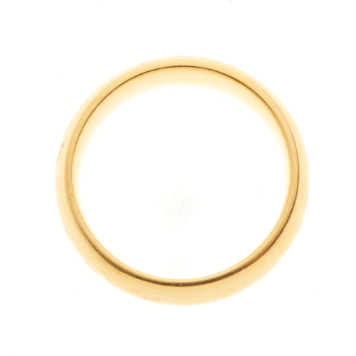 68 - A 22ct gold band ring, hallmarks for London, ring size S1/2, 13.6g