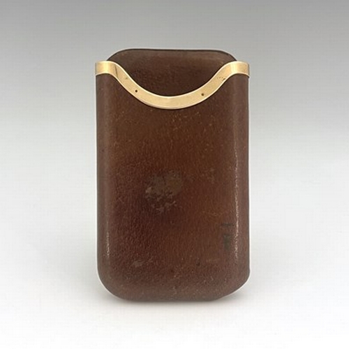 263 - Asprey London, a 9ct gold mounted leather cigar case, London 1917, interior marked H.B. Roberts, 13.... 