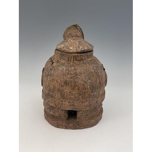 285 - Tribal Interest, Baule Tribe, a 'Gbekre' mouse oracle box, 31cm high. Note: used for divination purp... 