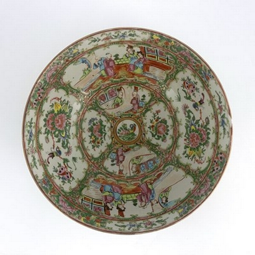 558 - A Chinese Canton Famille rose bowl, Qing Dynasty, 19th Century, decorated with panels of narrative f... 