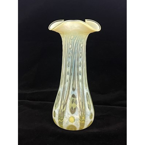 685 - An Arts and Crafts opalescent glass vase, circa 1890, possibly Kempton or Stourbridge, bulbous form ... 