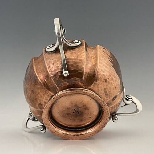 86 - An Arts and Crafts silver handled copper bowl, William Hutton and Sons, Sheffield circa 1905, planis... 