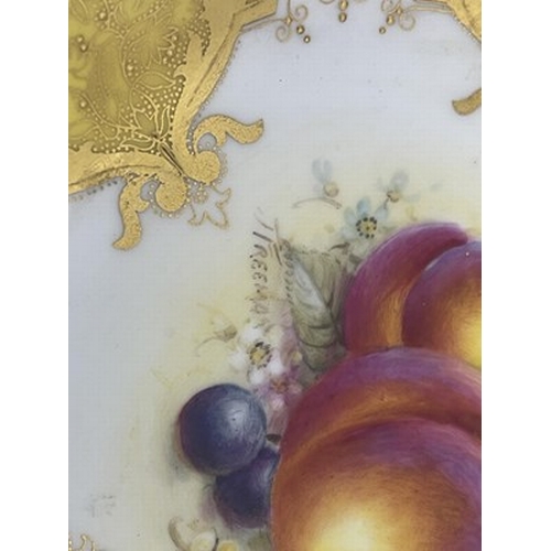 921 - Edward Townsend and John Freeman for Royal Worcester, a pair of fruit painted cabinet plates, circul... 