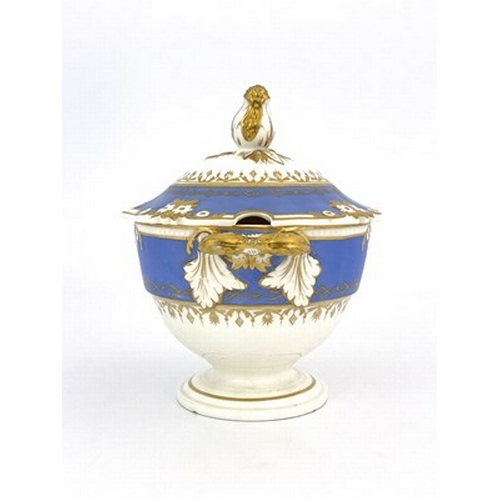 985 - A Bloor Derby sauce tureen and cover, circa 1835, circular form, domed cover with bud finial, powder... 