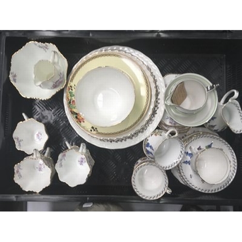 114 - A collection of English porcelain tea wares (5 trays)