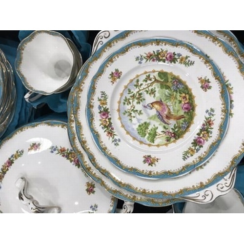 93 - A Royal Albert Chelsea Bird pattern part Dinner Service Service, ( 3 Trays )