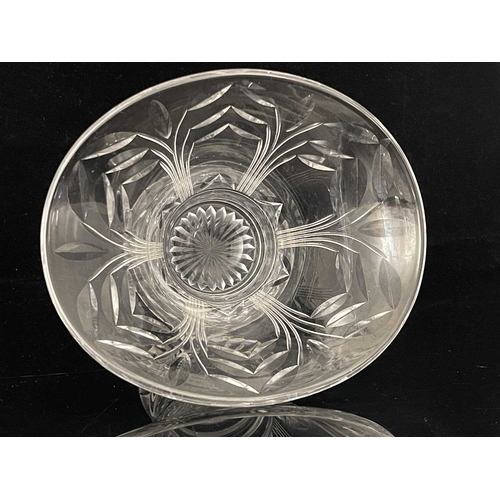 564 - Ludwig Kny for Stuart, an Art Deco cut glass vase, circa 1930s, oval section trumpet form, decorated... 