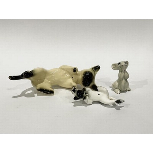 153 - A cheese dish comedy mouse, circa 1960s, along with a pair of comedy cats, glazed (3)