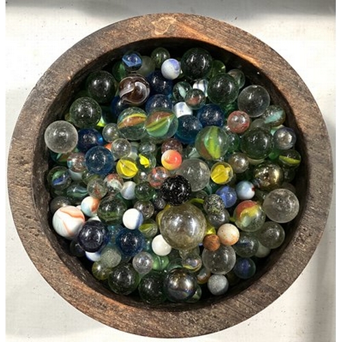 246 - A large collection of assorted marbles, to include a selection of 18th-19th century marbles, multico... 