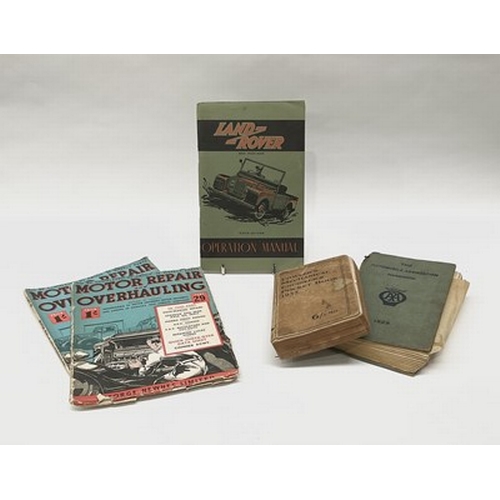 34 - A large assortment of motor handbooks, featuring Landrover operation manual, and catalogues (1 tray)