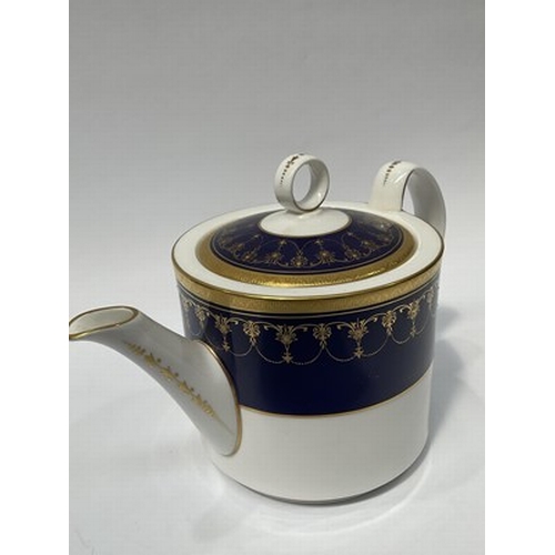 60 - A Royal Worcester 'Imperial' pattern part tea and coffee service including teapot and coffee pot (1 ... 