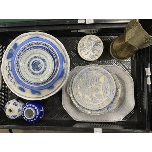 66 - An assortment of 19th century to modern china including an 19th century Qing dynasty Yongzheng Chine... 