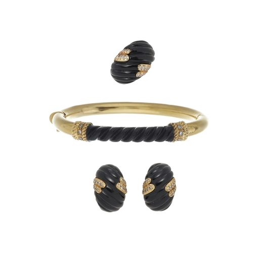 138 - A set of 18ct gold onyx and diamond jewellery, to include a bangle bracelet, a ring and a pair of ea... 