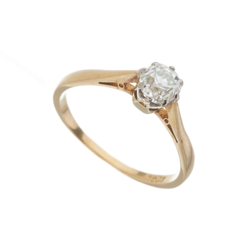 53 - An 18ct gold old-cut diamond single-stone ring, with tapered shoulders, diamond estimated weight 0.6... 