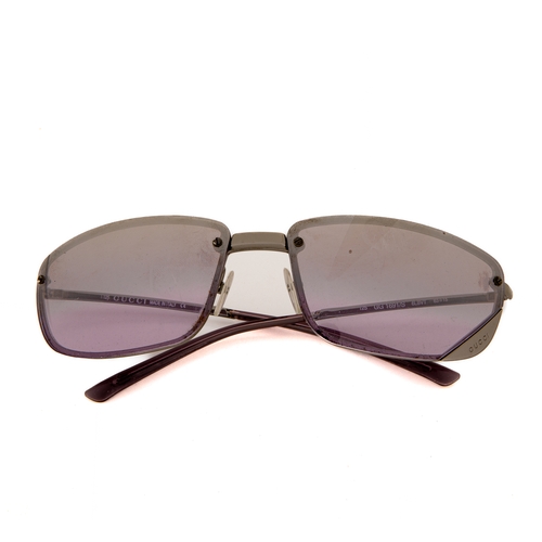 311 - Gucci, a pair of rimless sunglasses, featuring mirrored grey to pink gradient lenses and thin gunmet... 