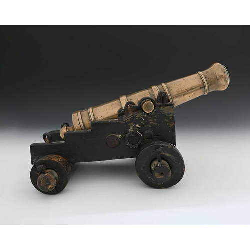 207 - A George III bronze 8 bore signal cannon in wooden stand, early 19th century, Blomfield Pattern type... 