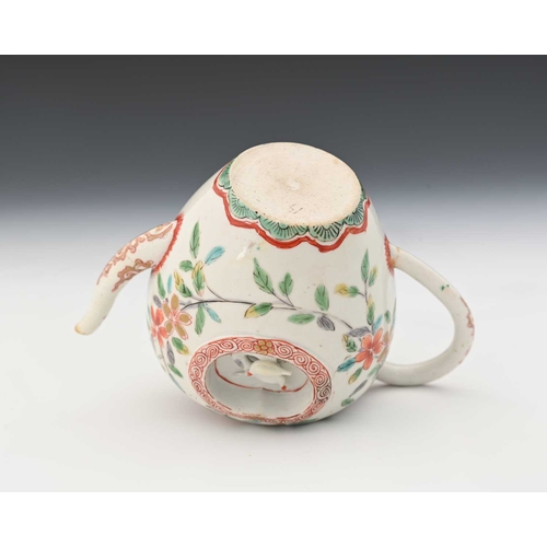 382 - A Japanese Arita ware Kakiemon teapot, Edo, late 17th century, shouldered pear form, inset with kidn... 