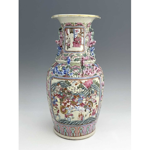 424 - A Chinese famille rose vase, shouldered form with lizard moulded shoulders and dog handles, the pane... 