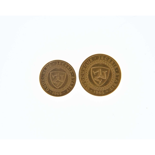 96 - Isle of Man, Elizabeth II, Bicentenary of the Revestment Act, 1965, two gold coins, in cases if issu... 